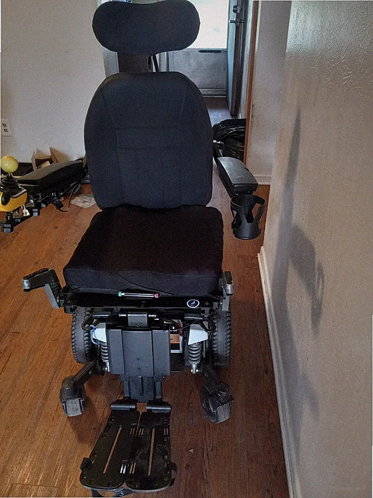 Quantum Electric Mobility Chair foot headrest holds up to 600lbs reclines adjust